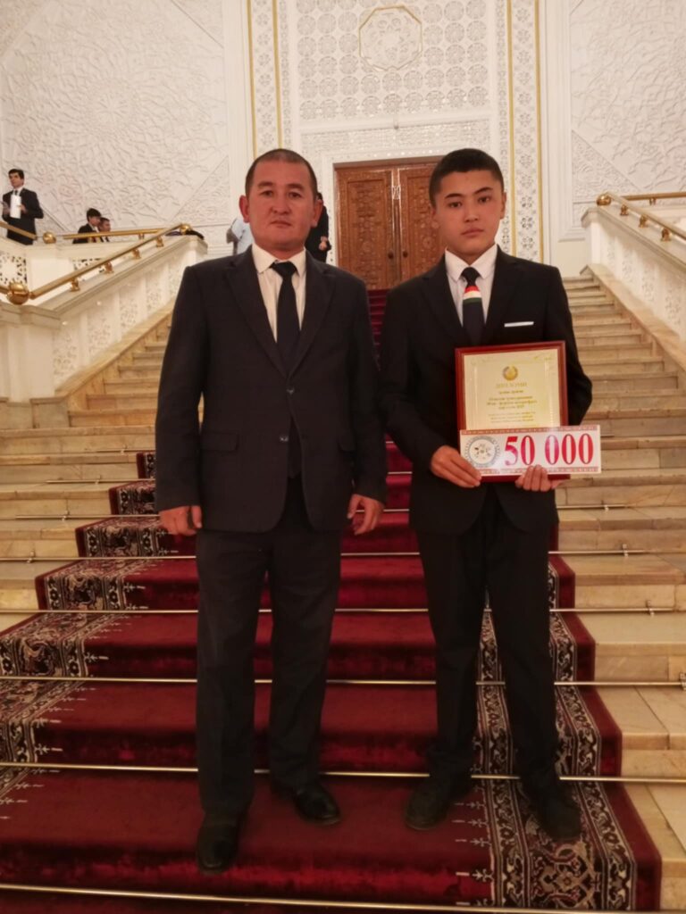 “ХУШХАБАР” ХОНАНДАИ МУАССИСАИ ТАЪЛИМИИ НОҲИЯИ МУРҒОБ ДАР ДАВРИ ОЗМУНИ ҶУМҲУРИЯВИИ “ИЛМ ФУРӮҒИ МАЪРИФАТ” САЗОВОРИ ҶОЙИ ДУЮМ ГАРДИД!