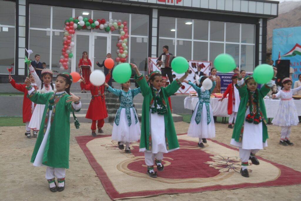 Ифтитоҳи иншоотҳои ҷашнӣ дар доираи сафари кории Раиси Вилояти Мухтори Кӯҳистони Бадахшон ба ноҳияи Мурғоб